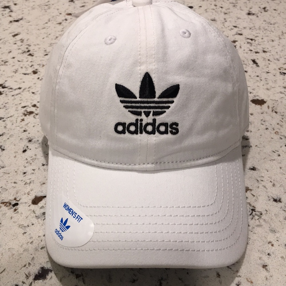 ❤️NEW!!!❤️Adidas Original Adjustable White Hat.
